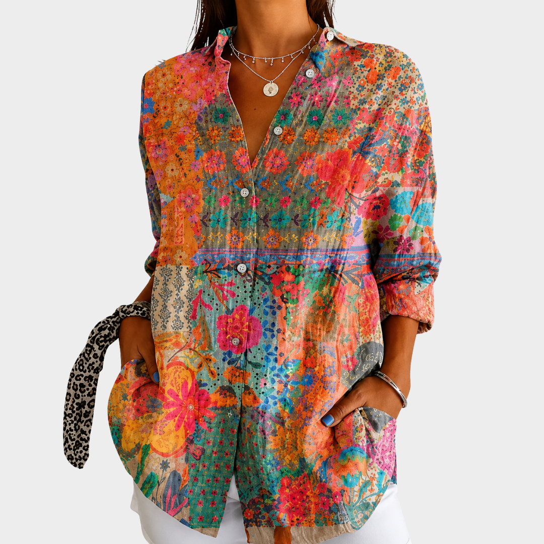 Blusa de patchwork de flores silvestres iluminadas por el sol con botones frontales