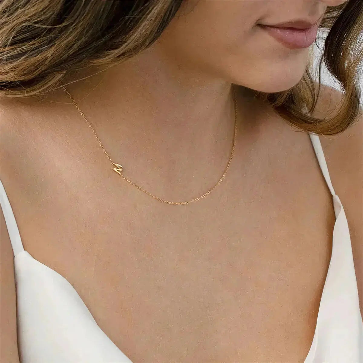 Collar personalizado con iniciales laterales