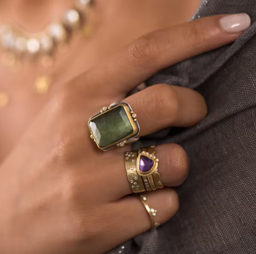 Anillo francés retro de cristal cuadrado