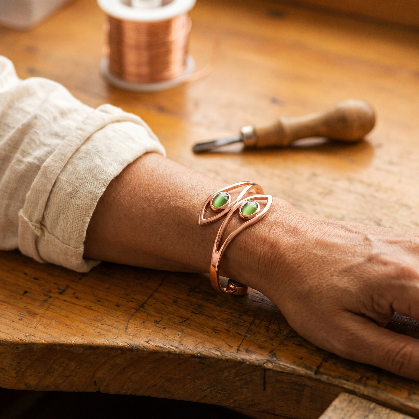 Pulsera de cobre con ópalo