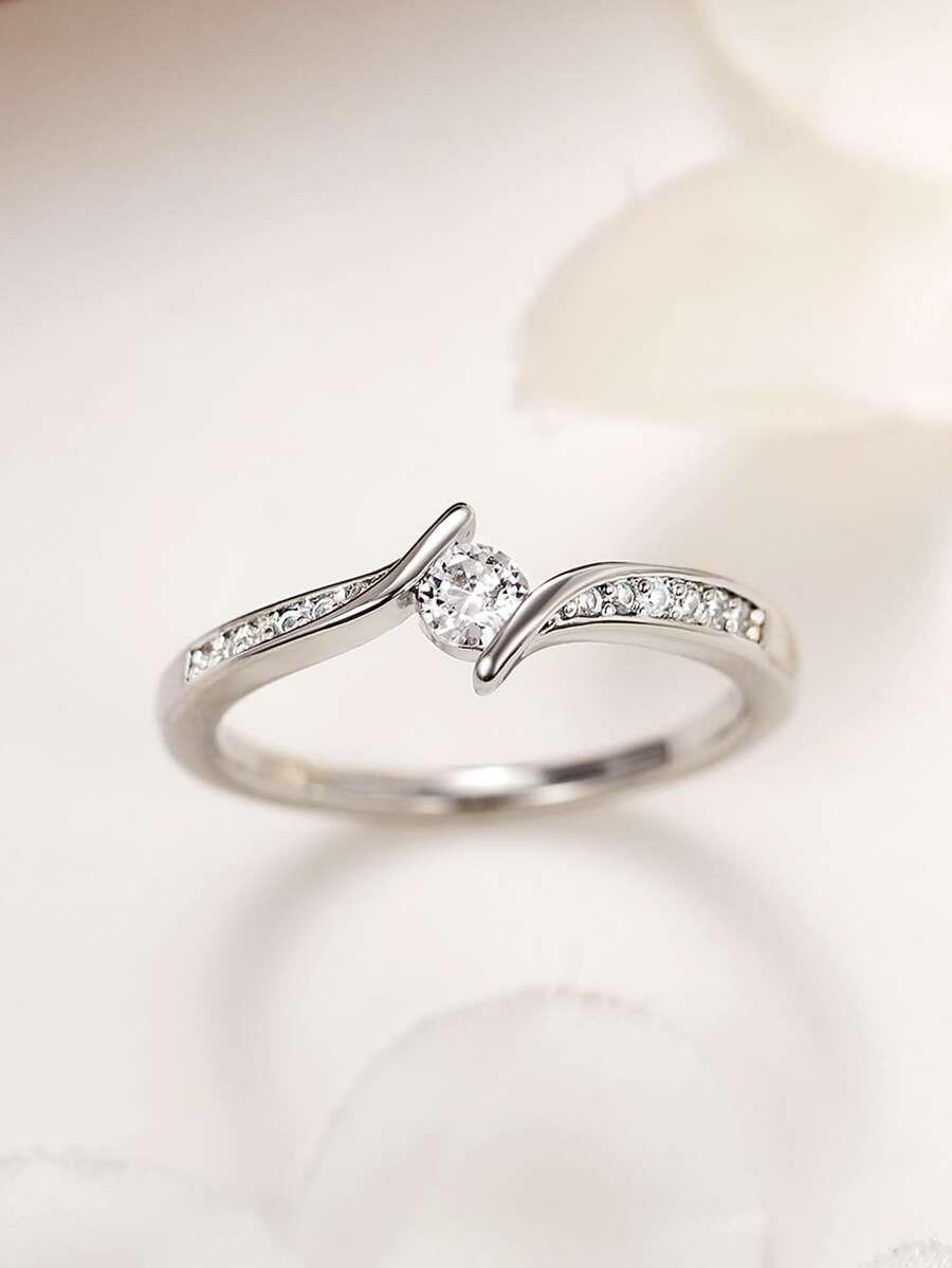 Clara – Anillo delicado con brillo de zirconia cúbica