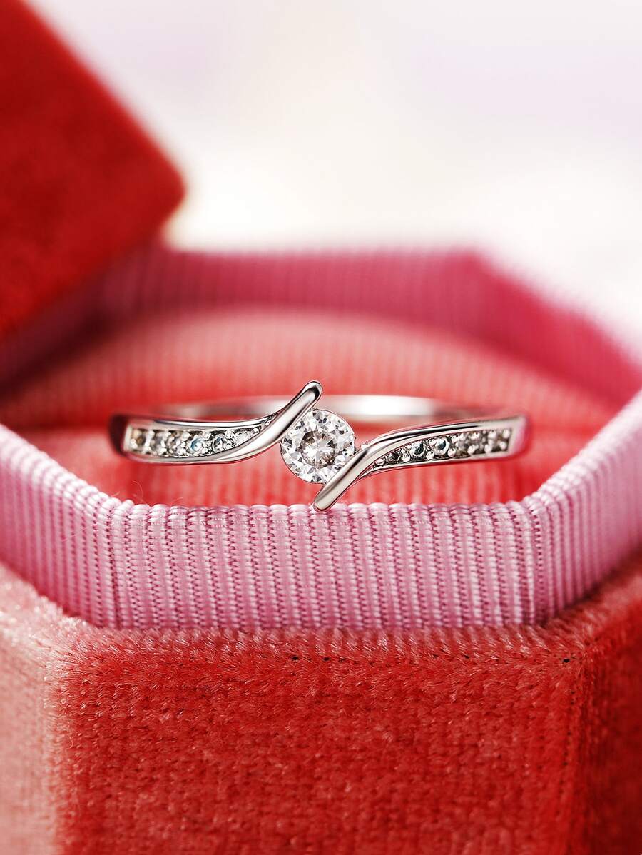 Clara – Anillo delicado con brillo de zirconia cúbica