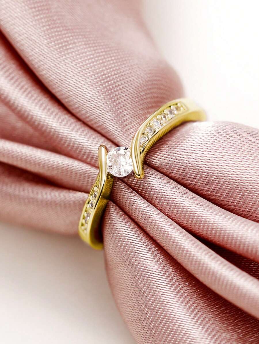 Clara – Anillo delicado con brillo de zirconia cúbica