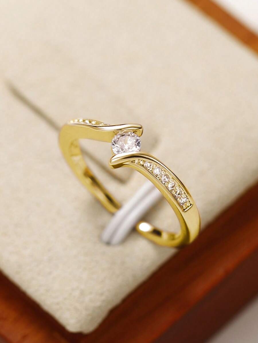 Clara – Anillo delicado con brillo de zirconia cúbica