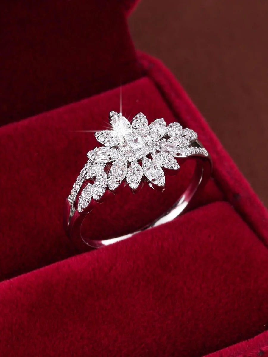 Ophelia – Anillo de estilo corona elegante con brillo refinado