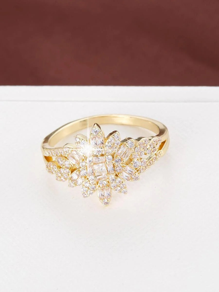 Ophelia – Anillo de estilo corona elegante con brillo refinado