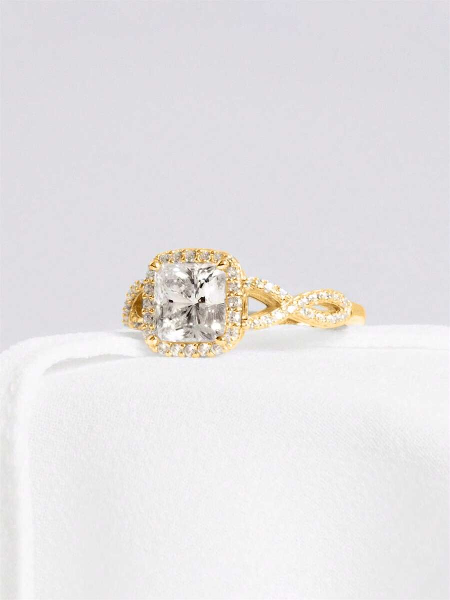 Amelia – Anillo solitario glamoroso con un brillo radiante de zirconia cúbica