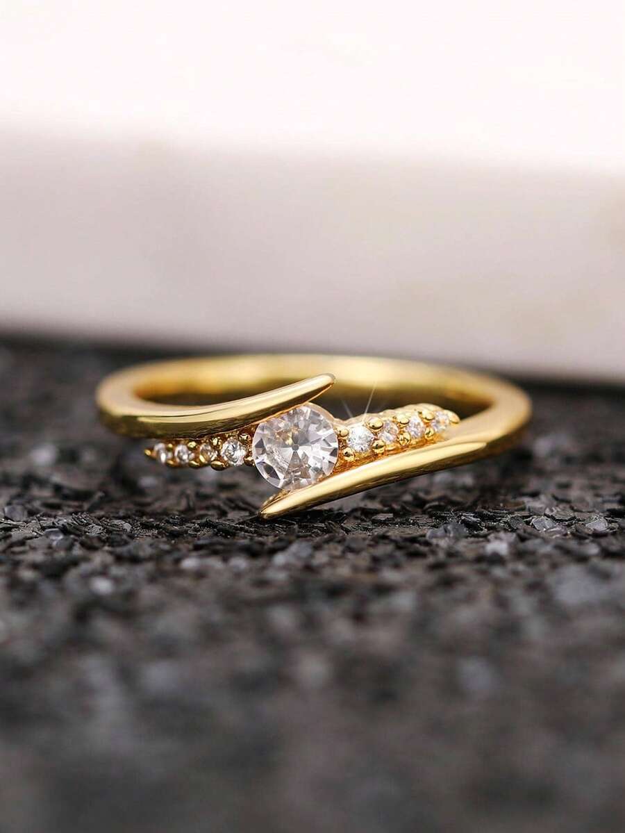 Clara – Anillo delicado con brillo de zirconia cúbica