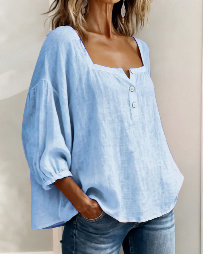 Amelia: blusa sencilla con cuello cuadrado y mangas largas