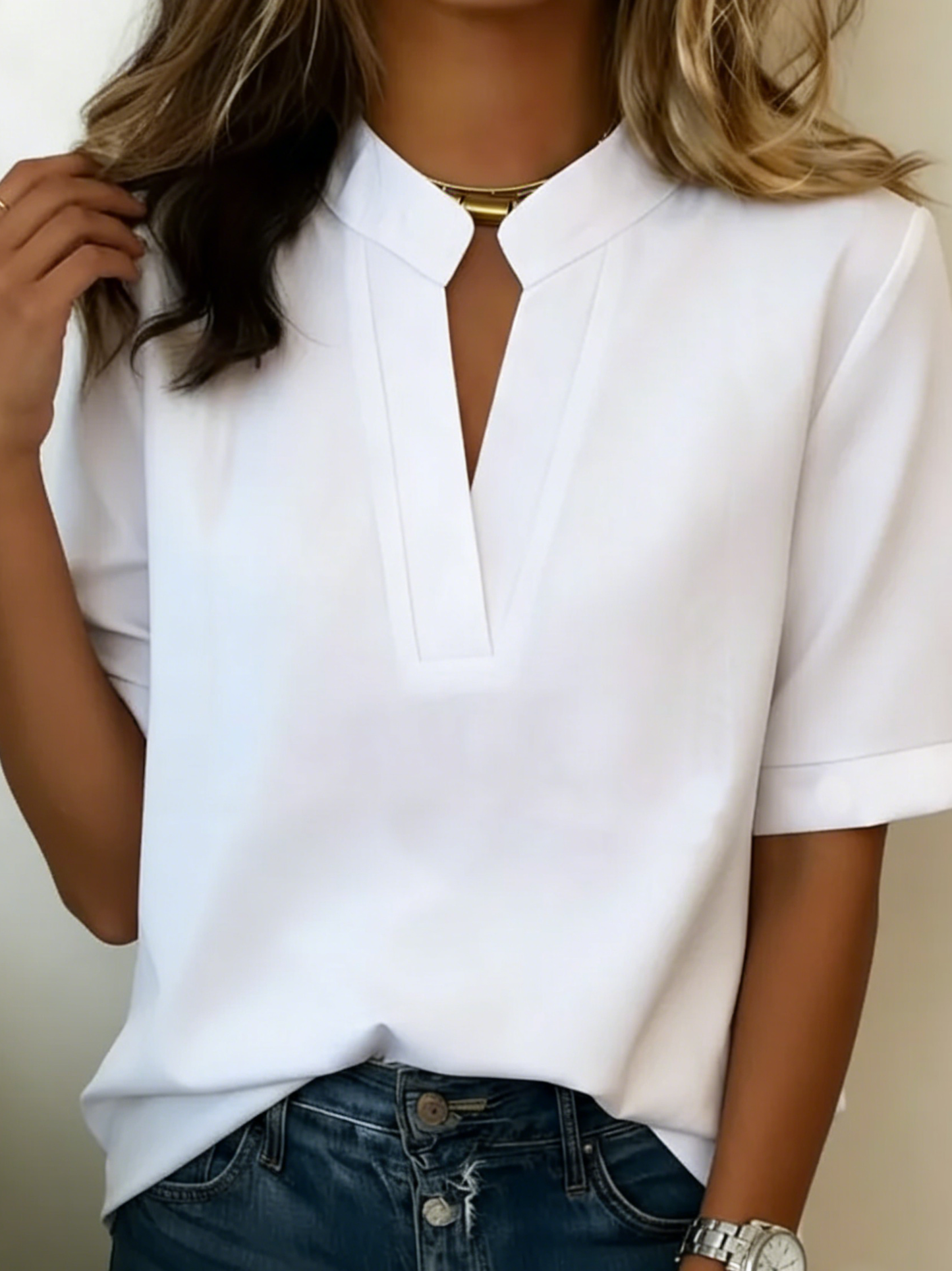 Ellie — Blusa elegante con cuello refinado