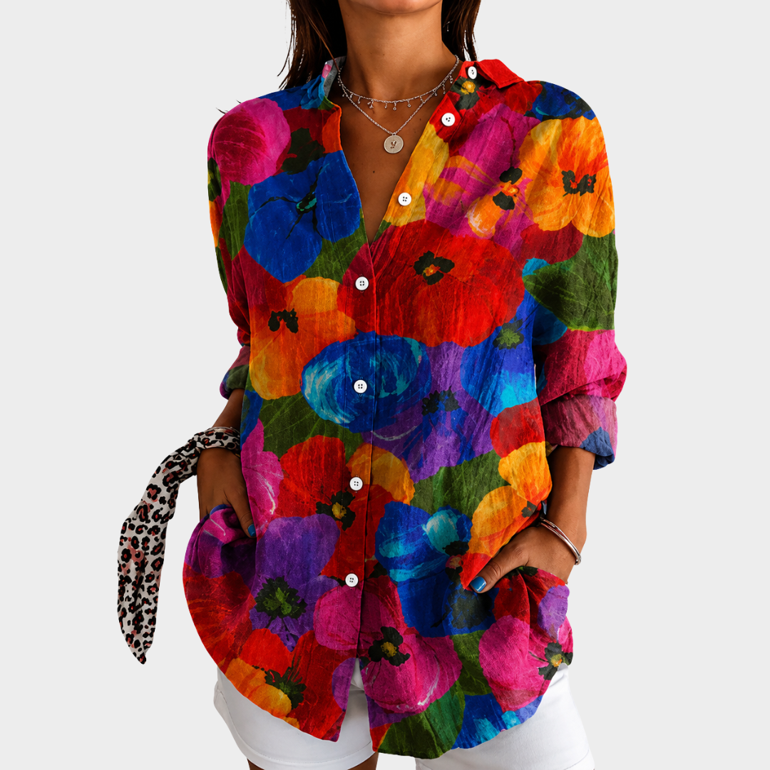 Blusa con flores vibrantes de jardín