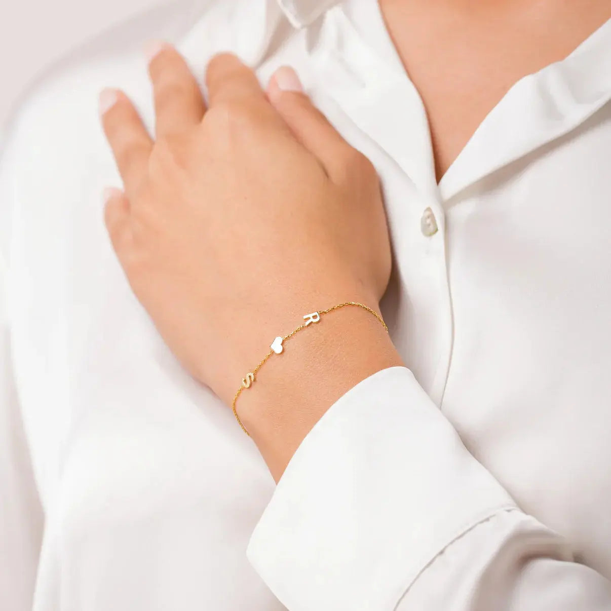 Pulsera personalizada con las iniciales a los lados