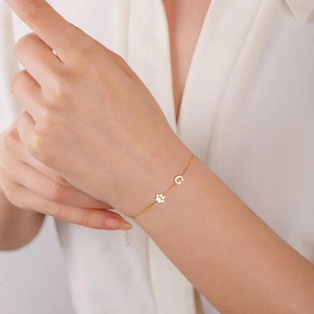 Pulsera personalizada con las iniciales a los lados