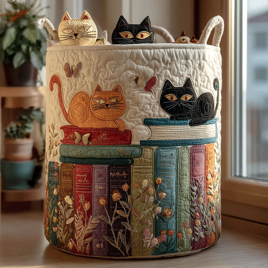Panier rembourré avec défilé de chats