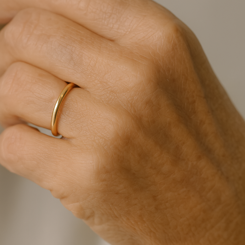 Anillo sencillo de oro y plata
