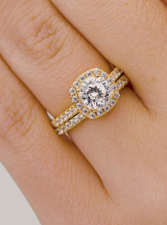 Rosemary – Anillo clásico de oro con un brillo atemporal de zirconia cúbica