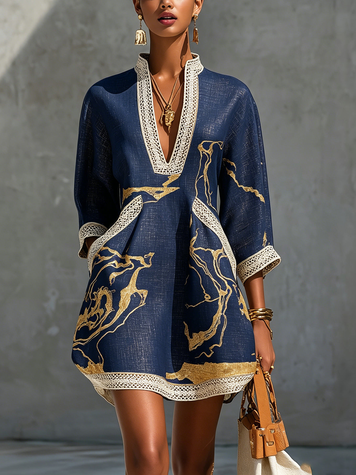 COSETTE | VESTIDO MINI DE ENCAJE AZUL MARINO Y DORADO