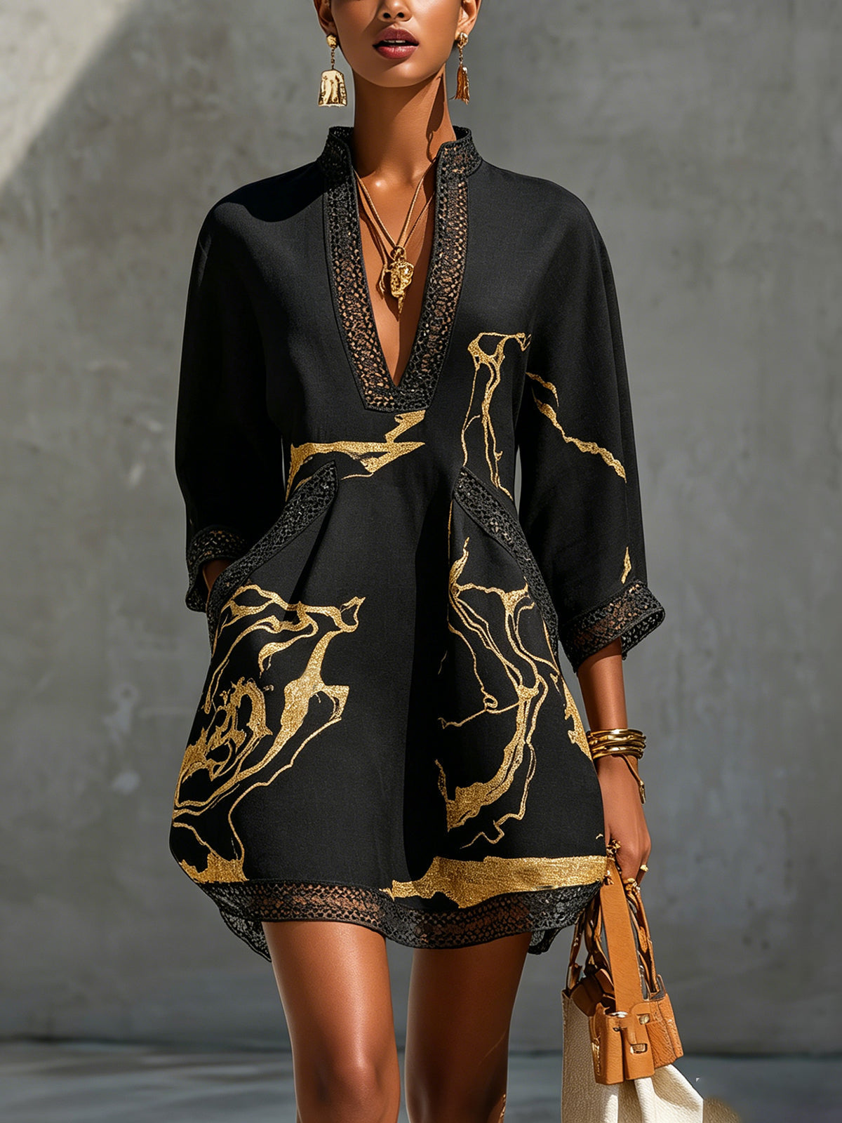 LÉONIE | VESTIDO MINI DE ENCAJE NEGRO CON ESCOTE EN V