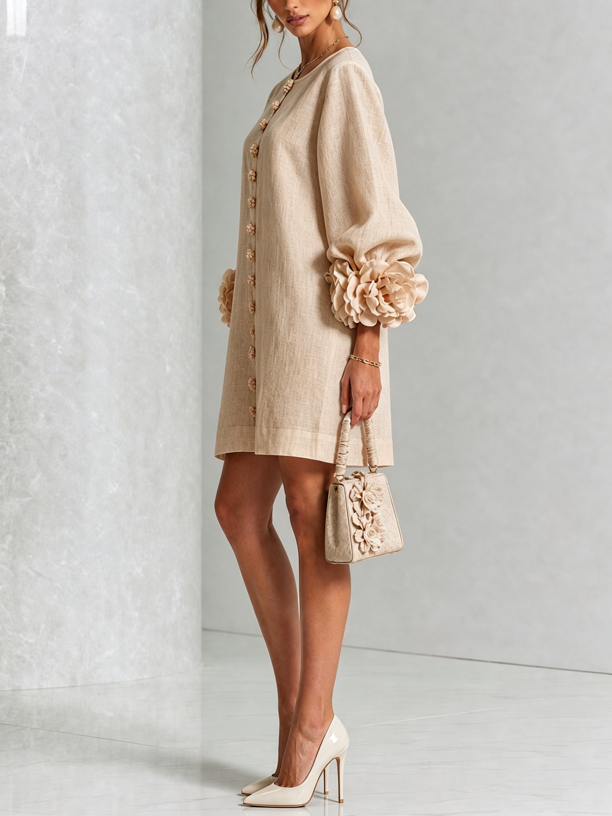 Mini-robe florale boutonnée avec poignets floraux originaux