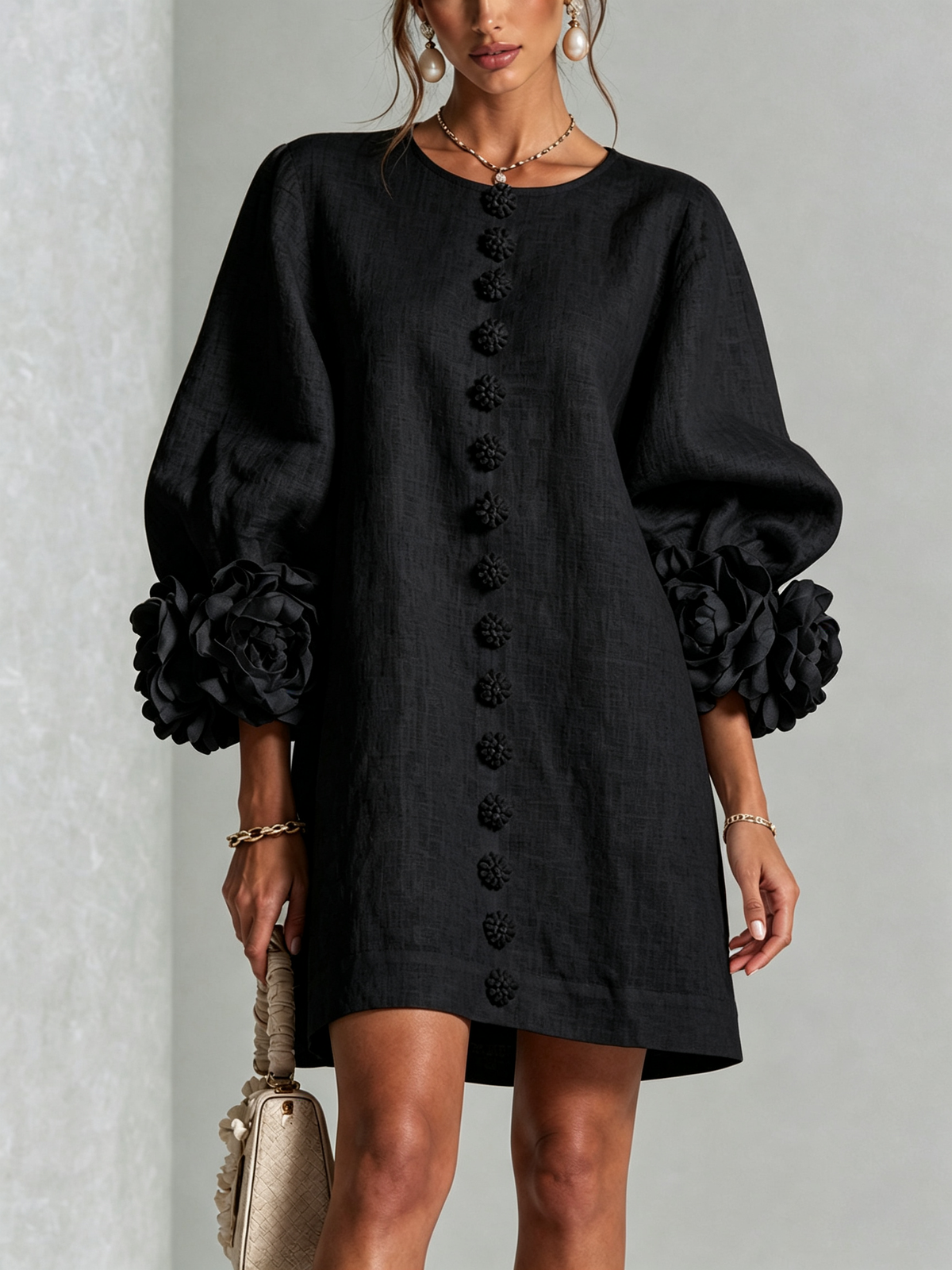 Mini-robe florale boutonnée avec poignets floraux originaux