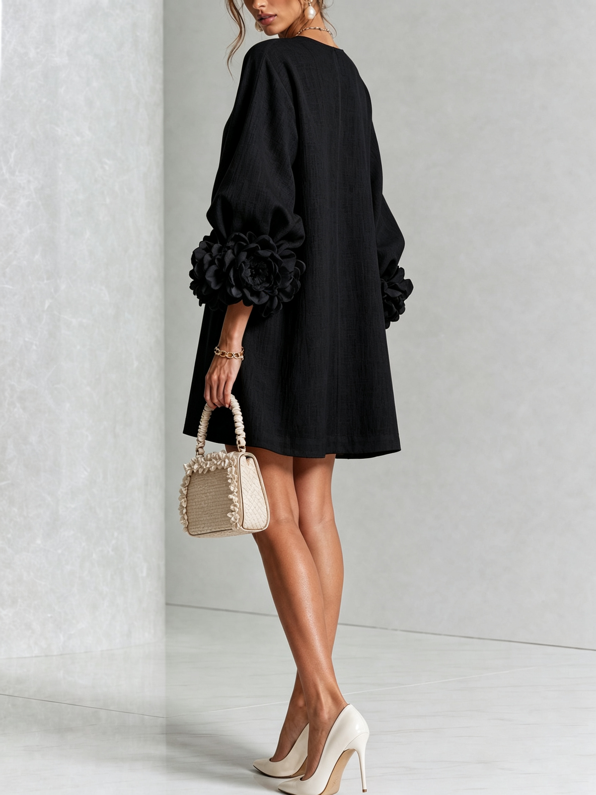 Mini-robe florale boutonnée avec poignets floraux originaux