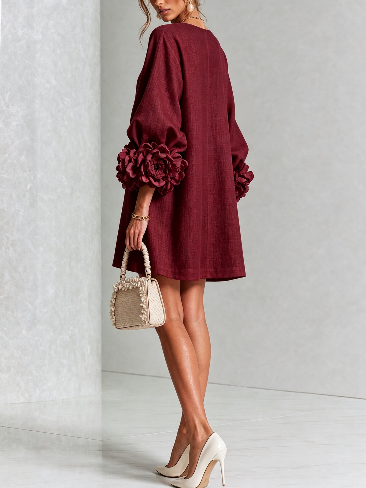 Mini-robe florale boutonnée avec poignets floraux originaux