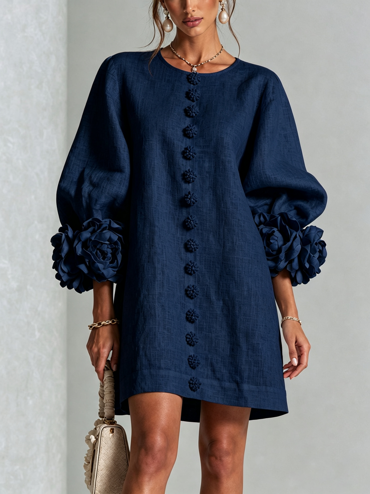 Mini-robe florale boutonnée avec poignets floraux originaux