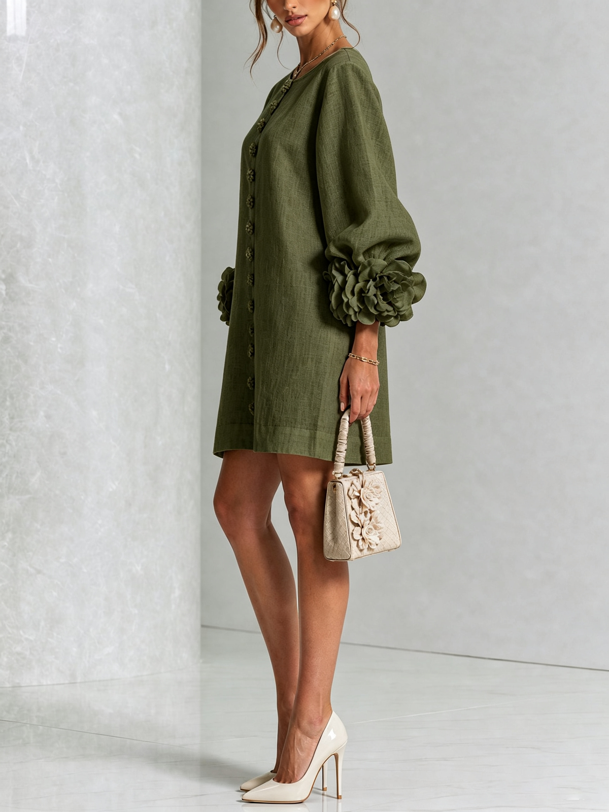 Mini-robe florale boutonnée avec poignets floraux originaux