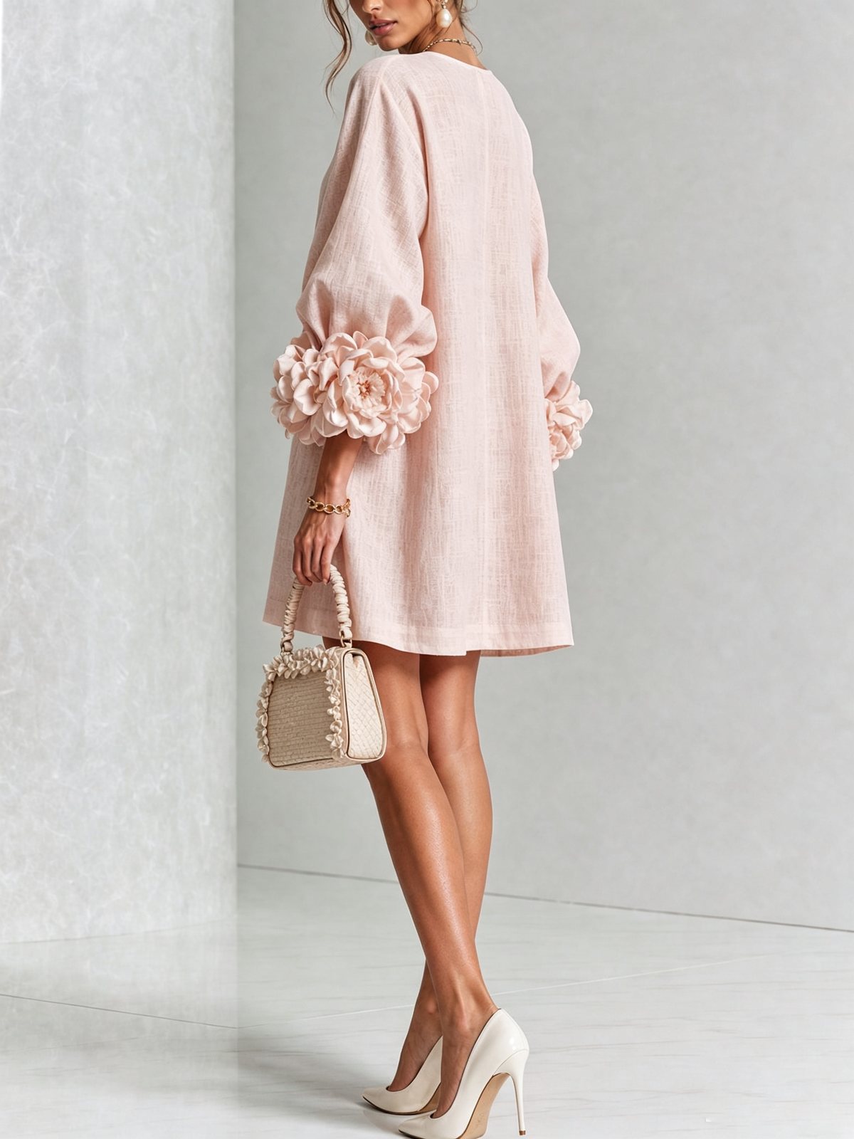 Mini-robe florale boutonnée avec poignets floraux originaux