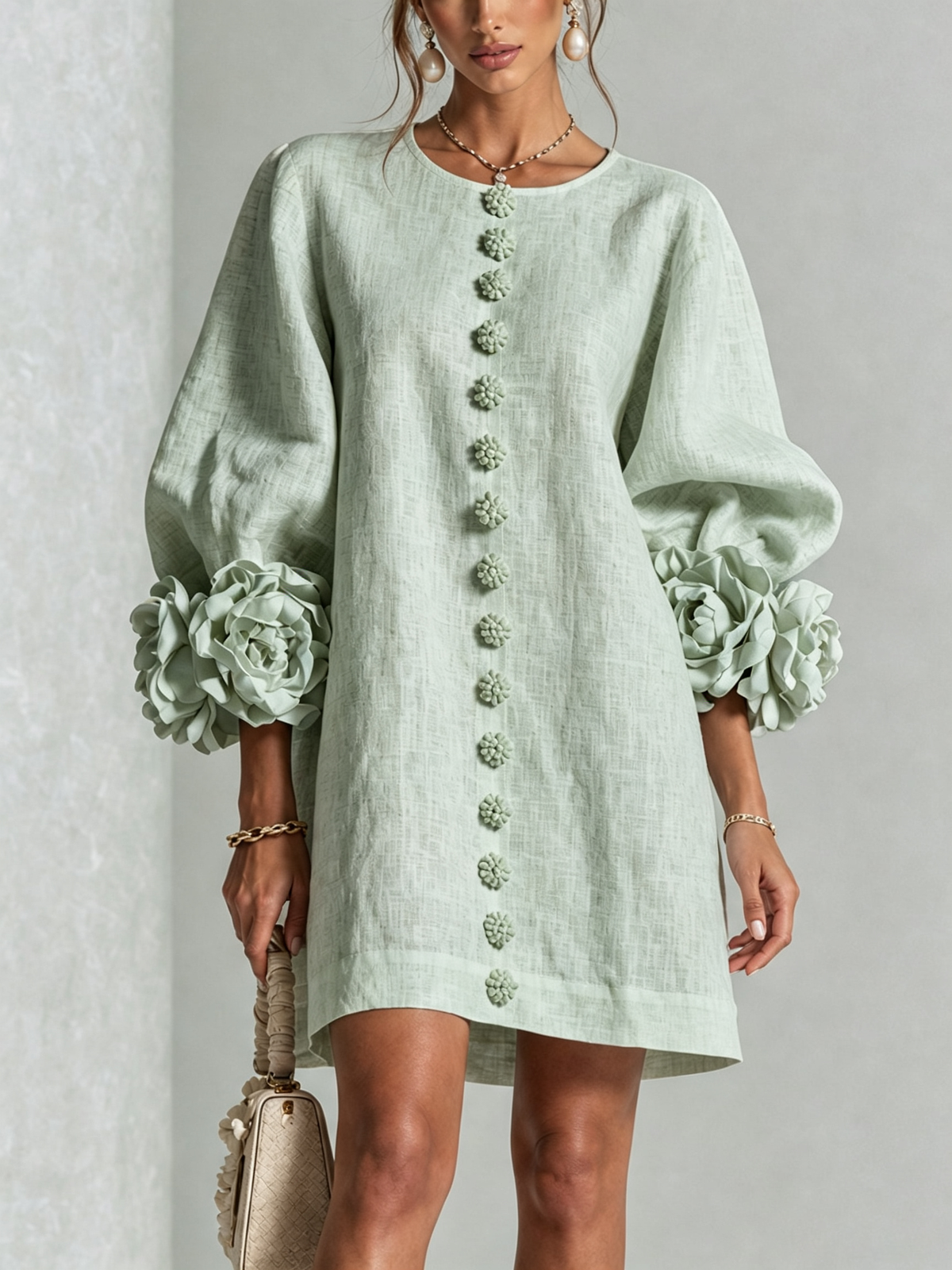 Mini-robe florale boutonnée avec poignets floraux originaux