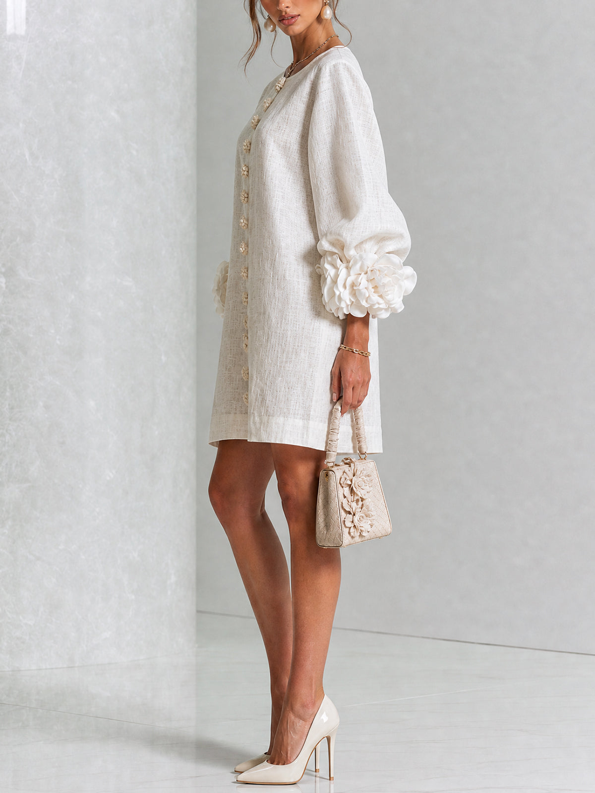Mini-robe florale boutonnée avec poignets floraux originaux