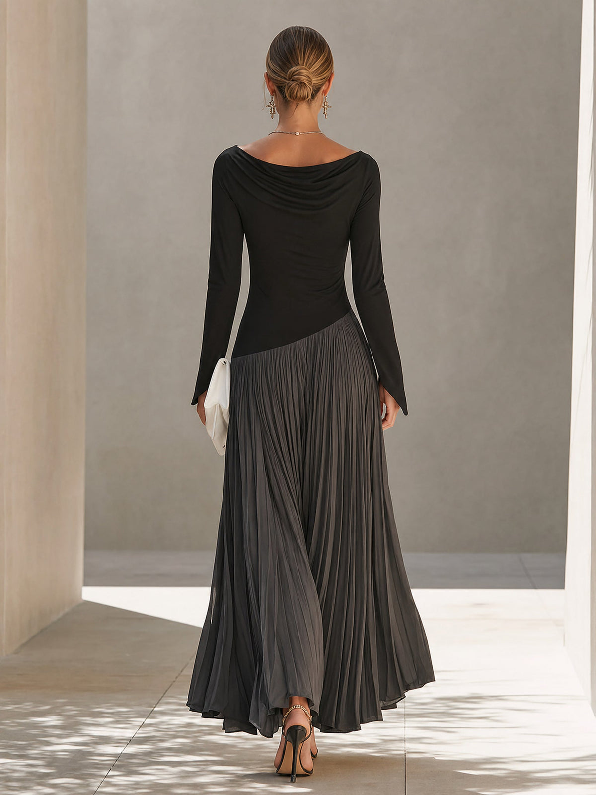 MARION | Robe maxi plissée à col drapé bicolore noire et grise