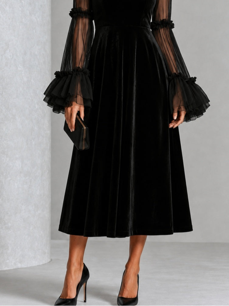 STÉPHANIE | Robe midi plissée en velours noir et résille transparente