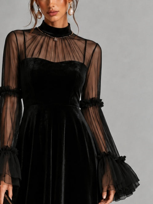 STÉPHANIE | Robe midi plissée en velours noir et résille transparente