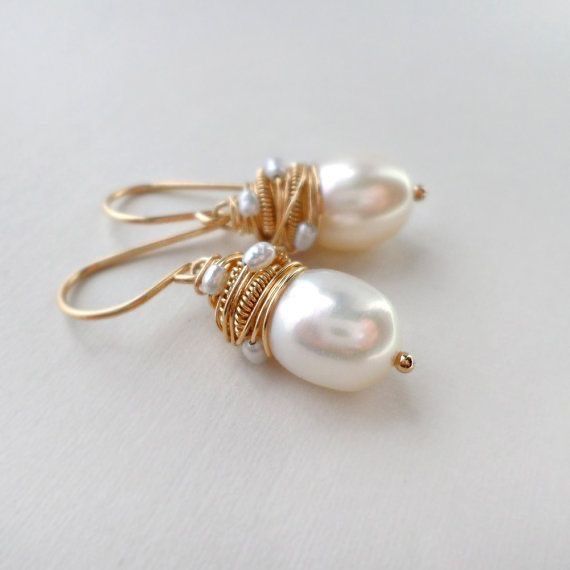 Pendientes vintage de perlas y hilos dorados