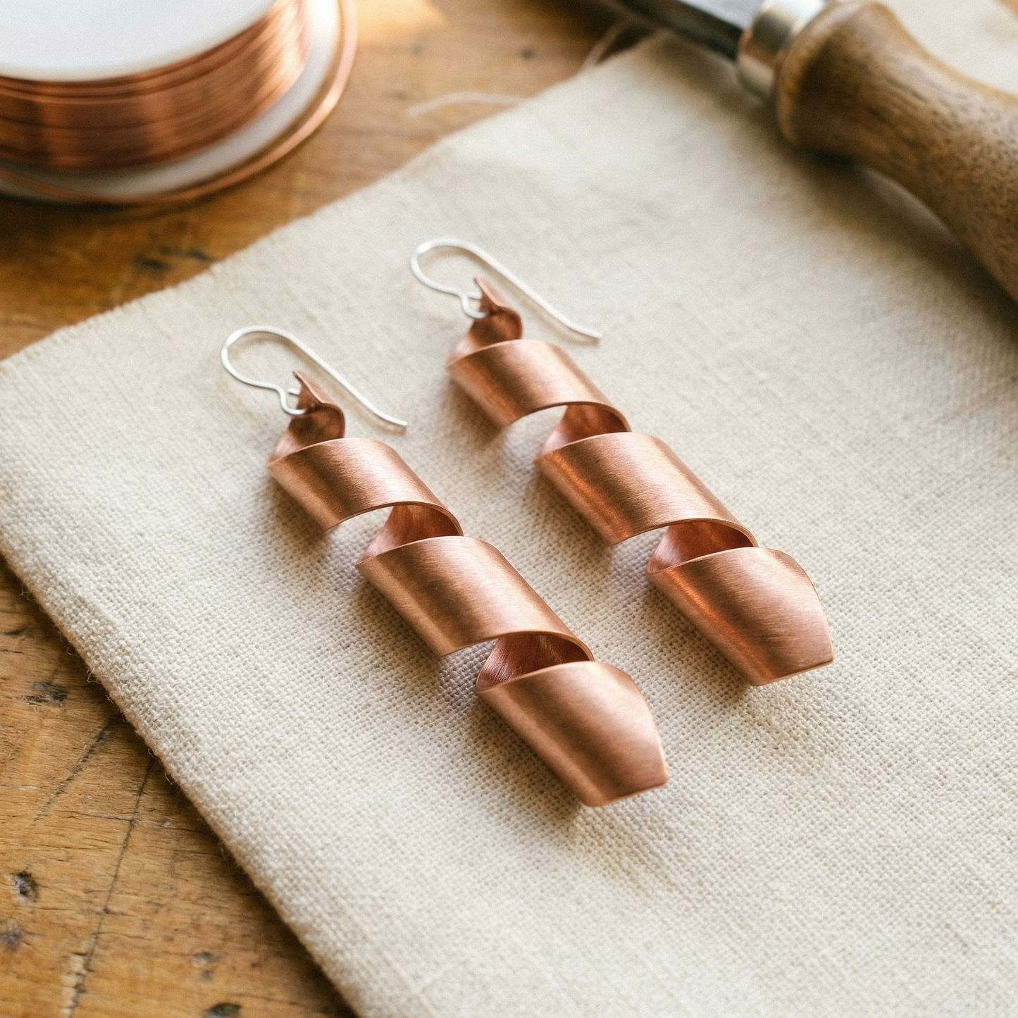Pendientes de cobre al atardecer