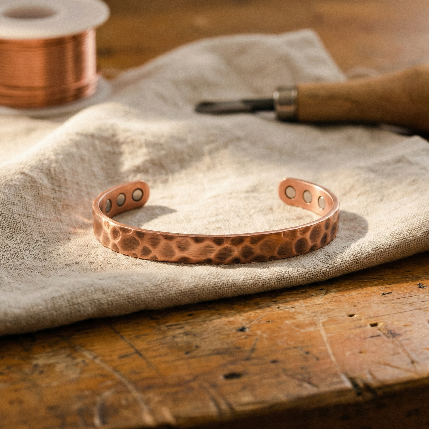 Pulsera de cobre con surcos