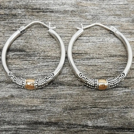 Aros de plata vintage con diseño tallado