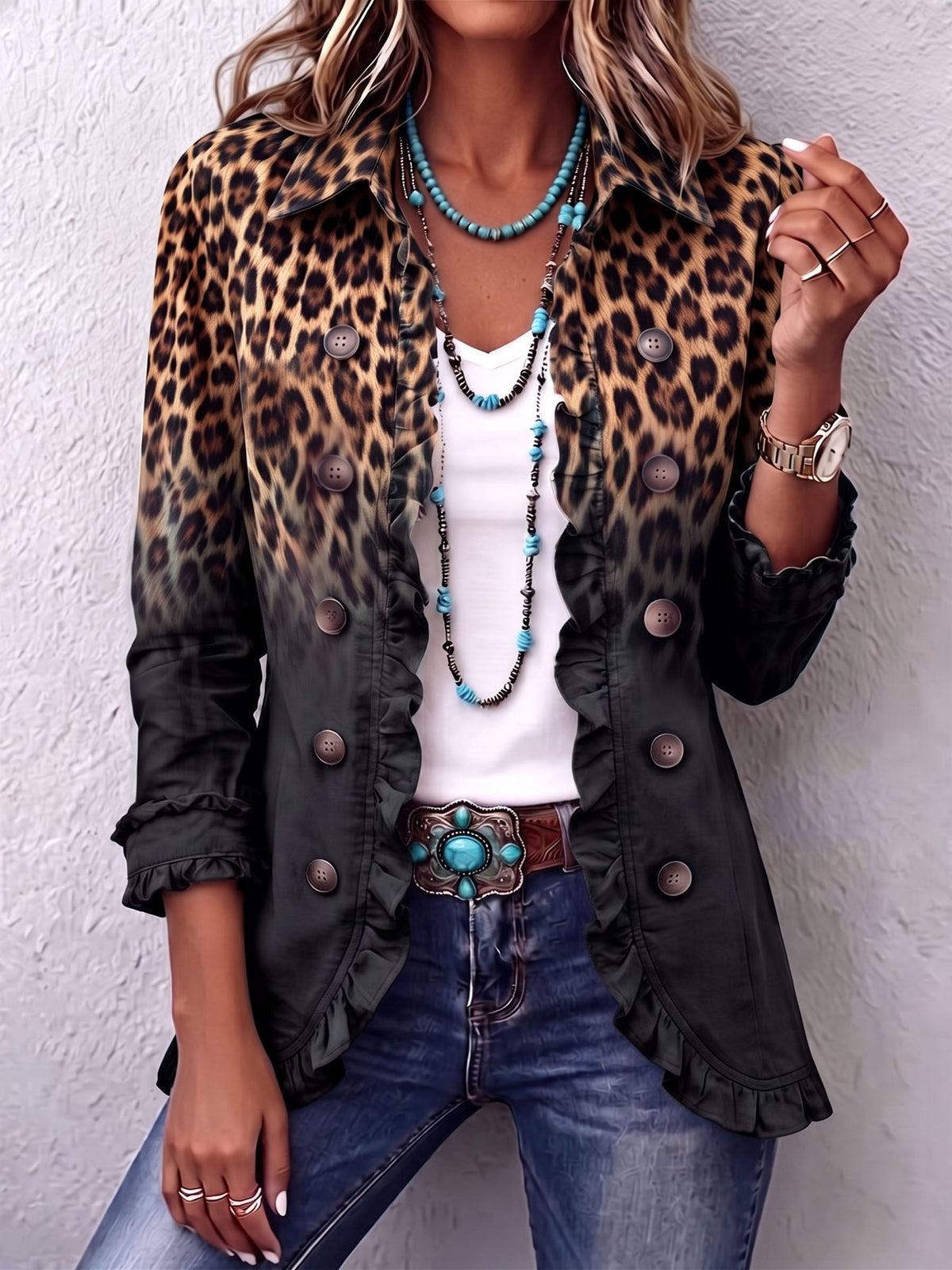 CONSOLÉE | Blazer de estampado de leopardo negro con volante